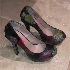 Vintage Bestey Johnson floral pumps